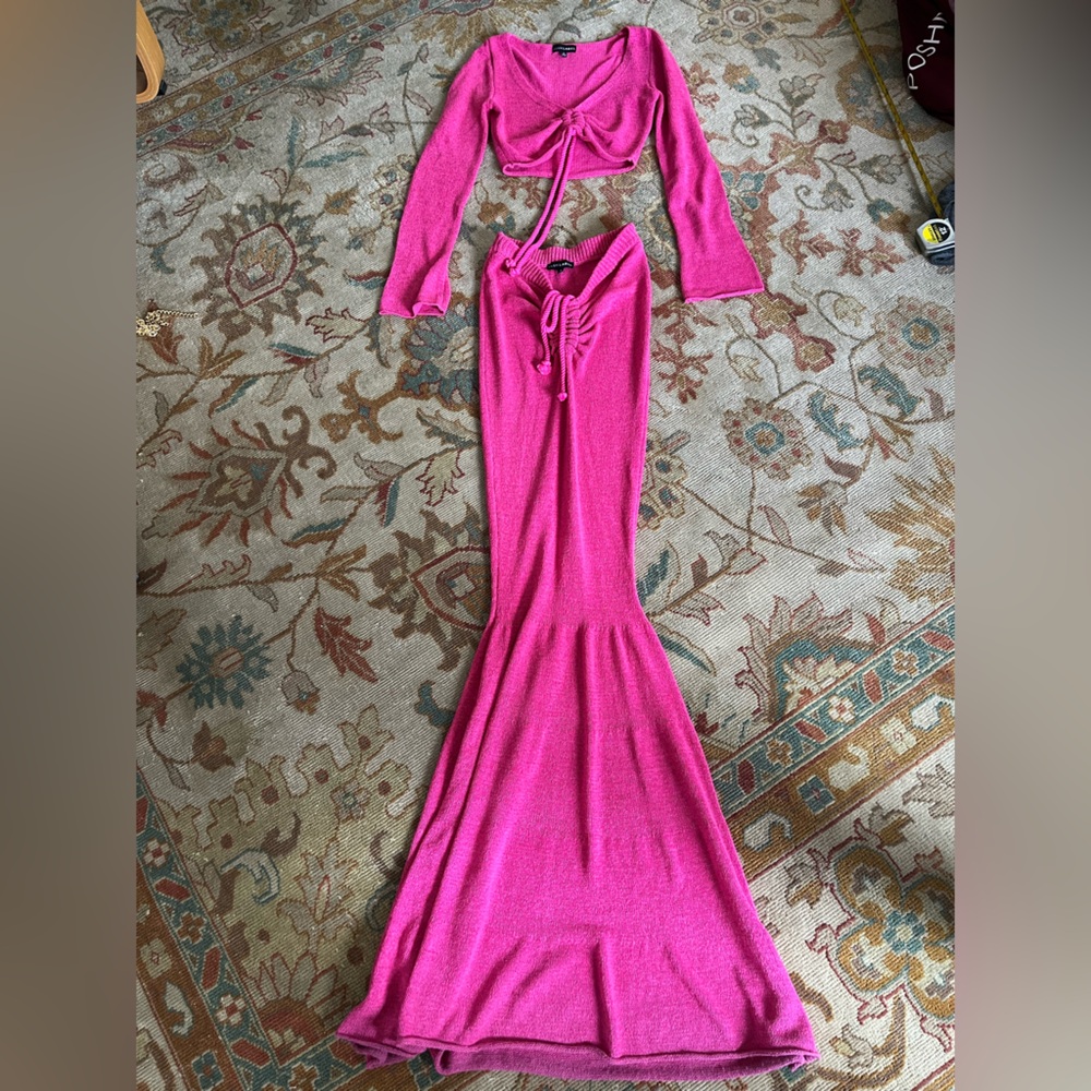 Pink Two-Piece Maxi Skirt & Cropped long sleeve knit Set
